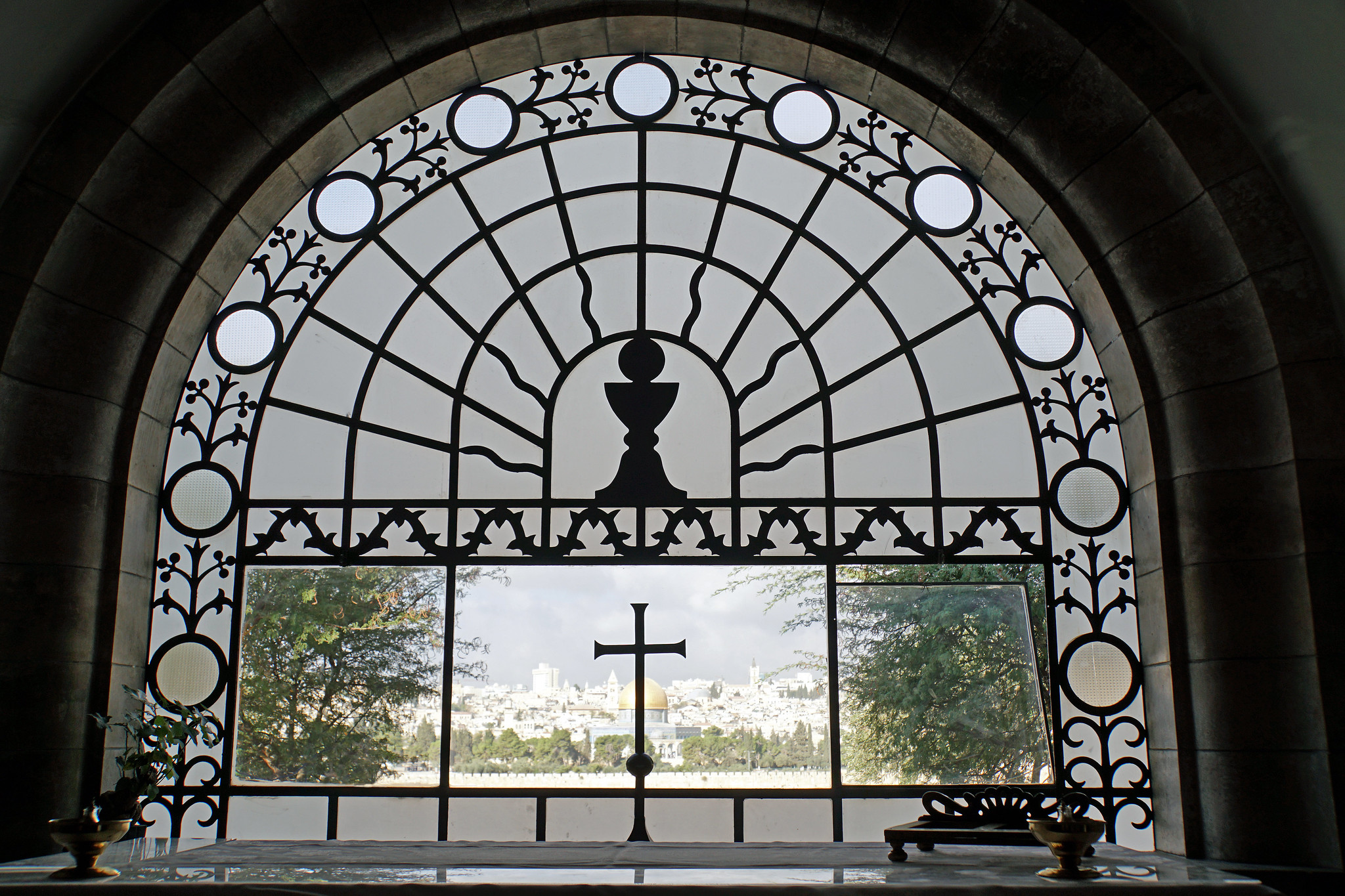 Dominus Flevit Window