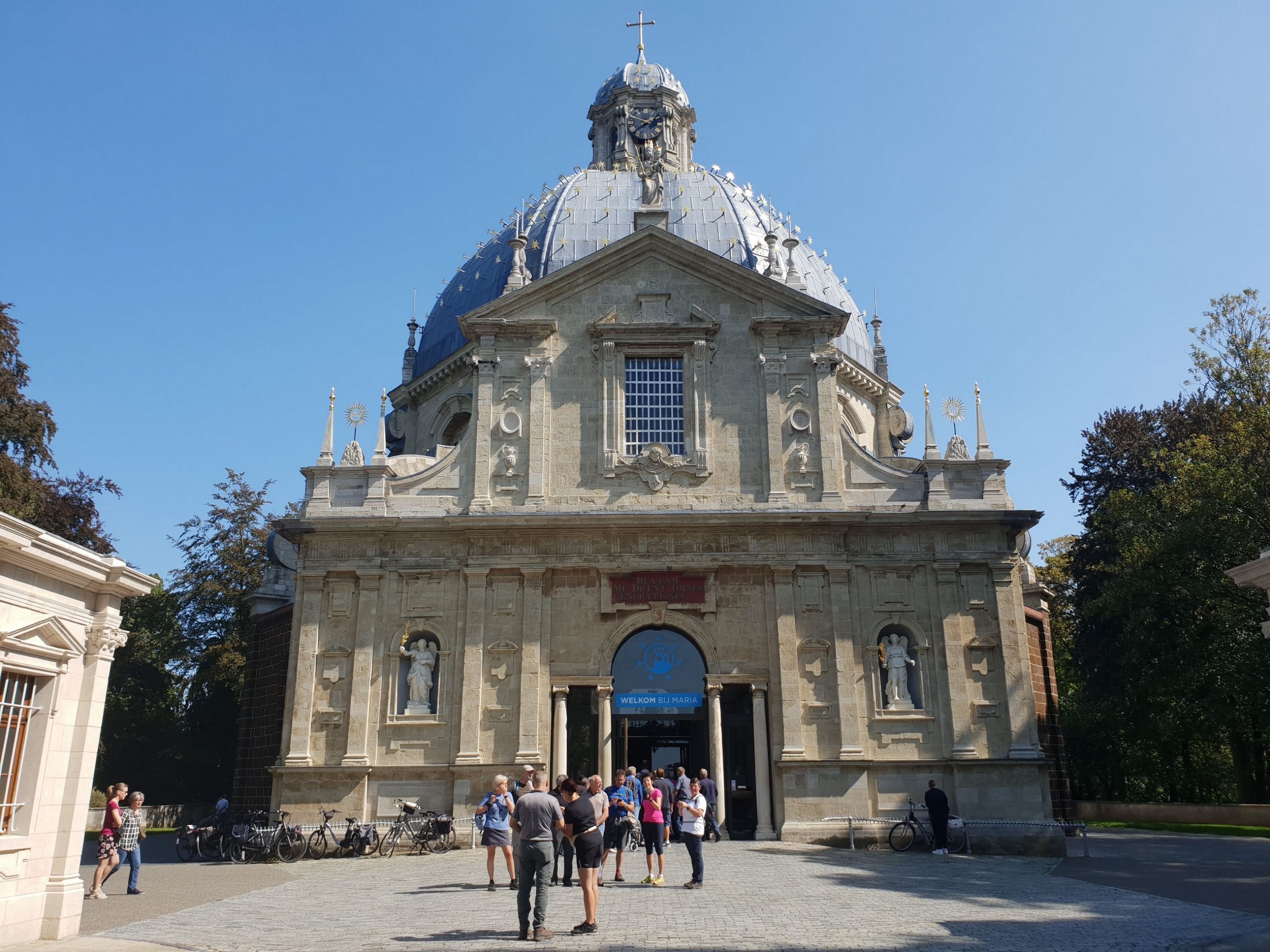 La basilique Notre-Dame de Montaigu