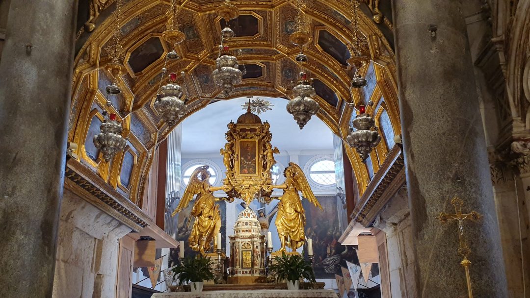 Intérieur de la cathédrale Saint-Domnius à Split, Croatie
